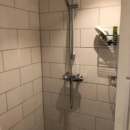 Island , Near 아파트 *